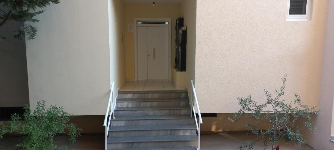 Nm - Classic Apartment Дуррес Экстерьер фото
